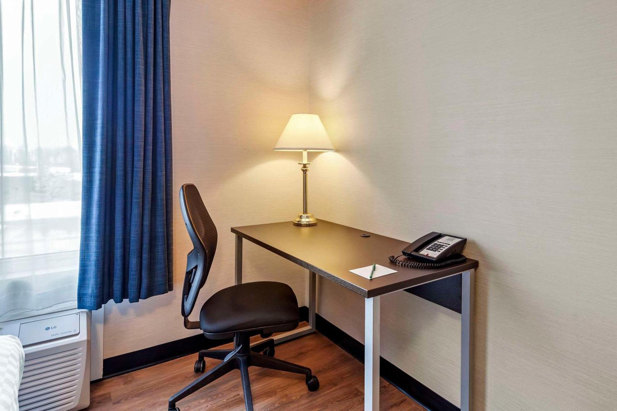 Quality Inn Оттава Экстерьер фото